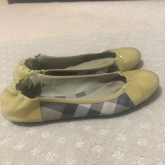 Authentic Burberry Flats - Picture 4 of 5